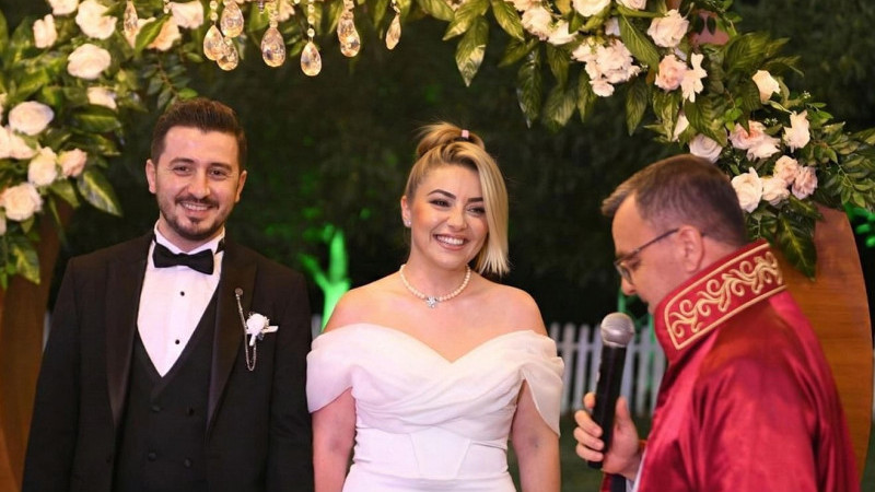 ALTIEYLÜL BELEDİYESİ’NDEN GENÇLERE EVLİLİK DESTEĞİ