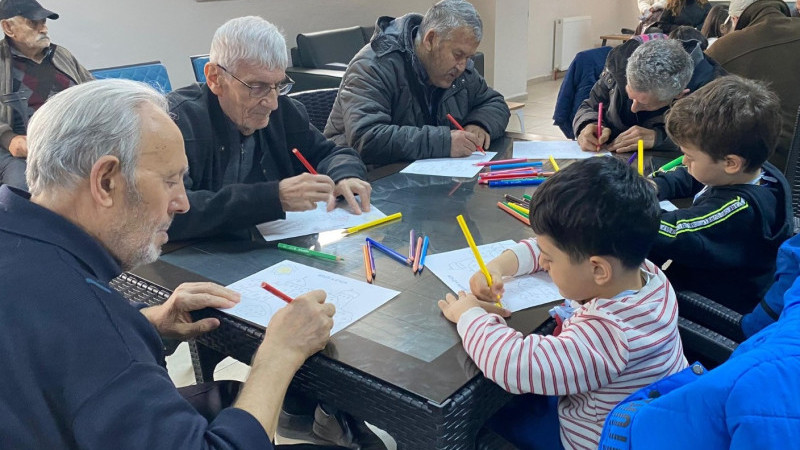 Minik Kalplerden Büyük Çınarlara Anlamlı Ziyaret