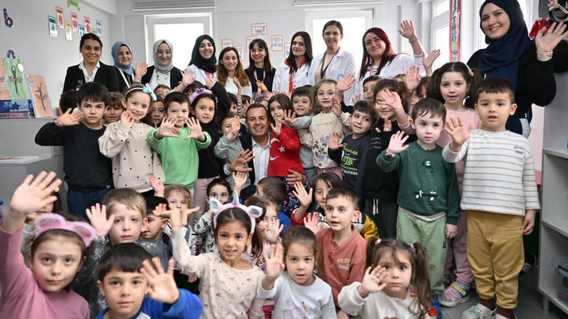 Başkan Akın Balçocuk Gündüz Bakımevi’ni ziyaret etti