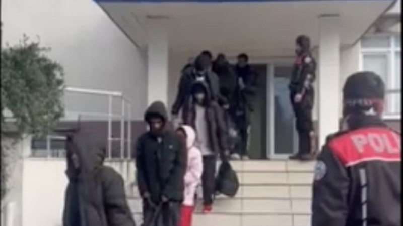 YAĞMUR ALTINDA GÖÇMEN AVI