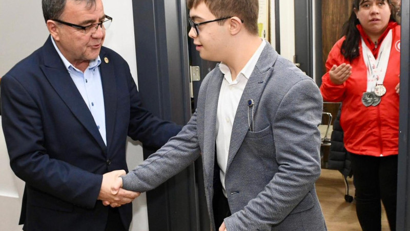 BAŞKAN ŞEHİRLİ’YE ANLAMLI ZİYARET