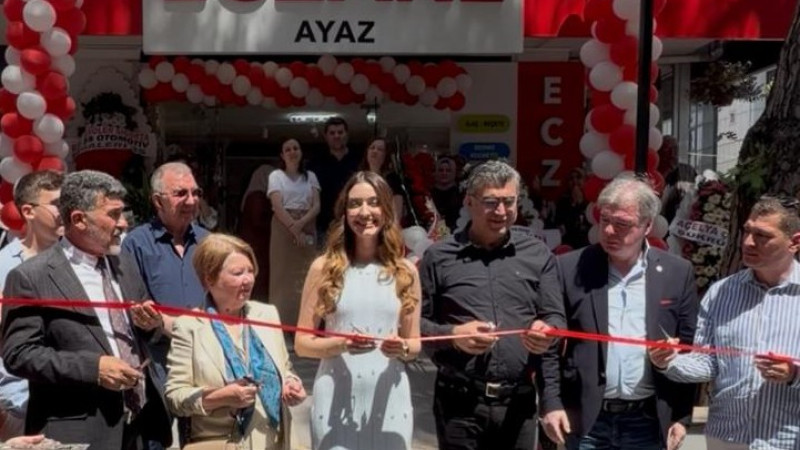 AYAZ ECZANESİ AÇILDI